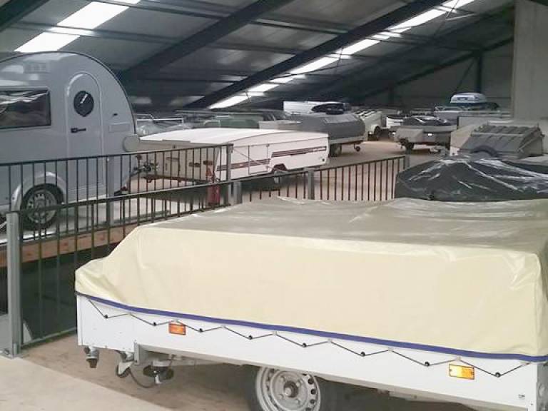 Vouwwagen, caravan en camper stallen